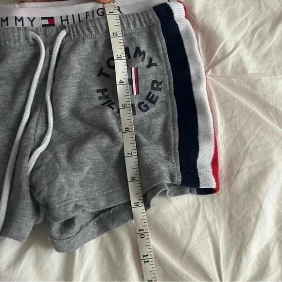 Women’s Tommy Hilfiger Grey Adjustable Athletic Shorts Size: XS - Picture 7 of 7